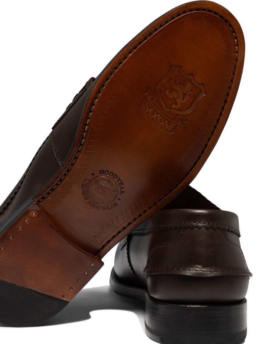 Saxone Of Scotland Arran Loafers & Slippers Brown In Black
