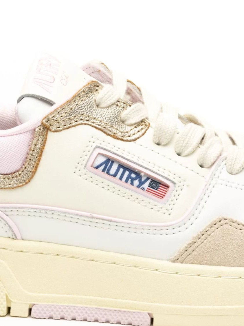 Autry Clc Low Retro-inspired Sneakers With Sole In Neutrals