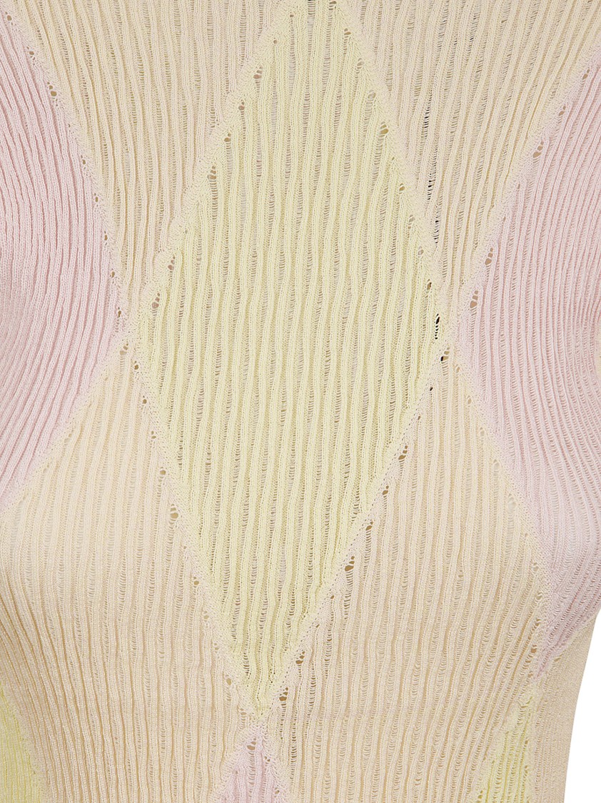 Burberry Sleeveless Textured Top With Diamond Pattern In Neutral