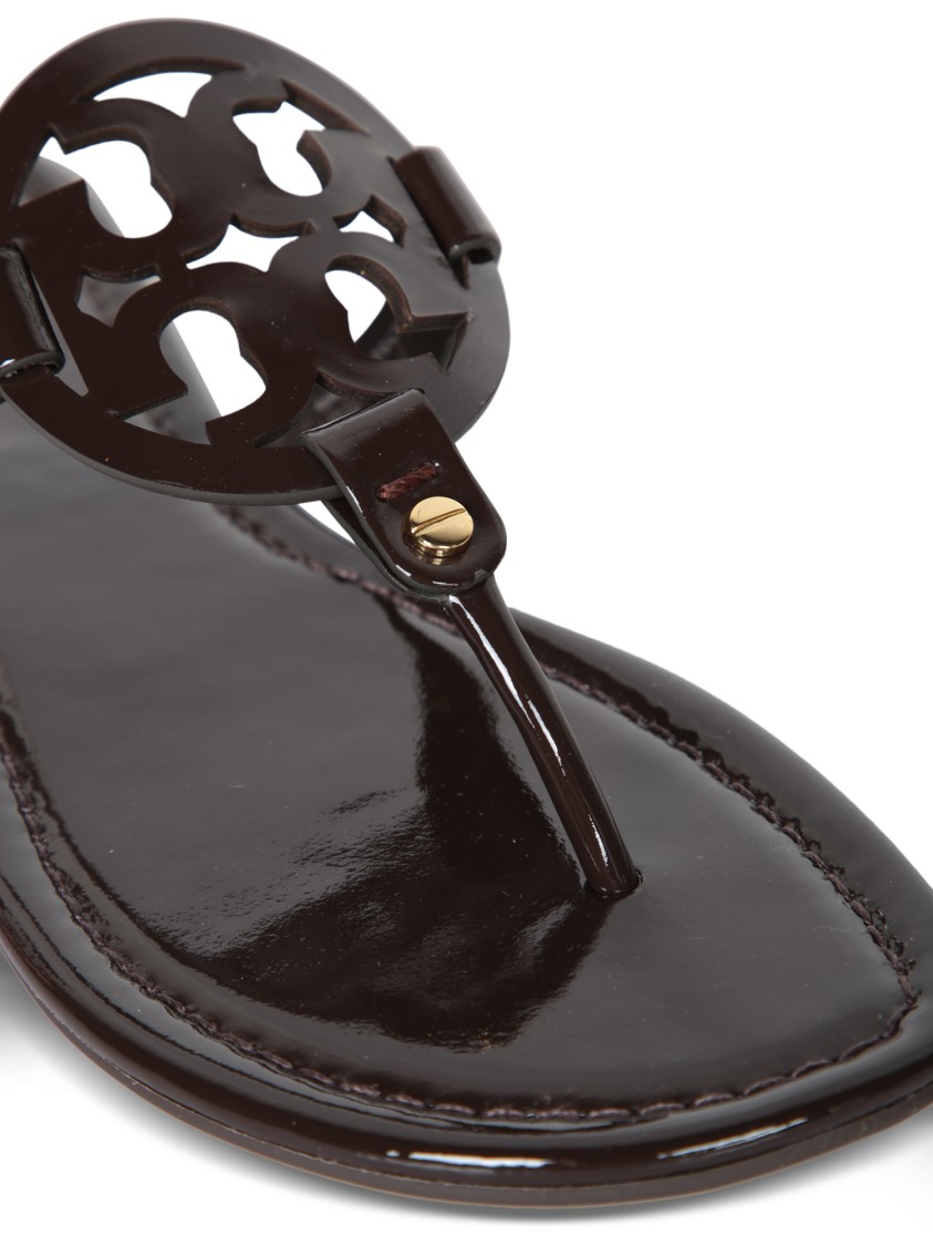 Tory Burch Glossy Patent T-strap Sandals In Neutral
