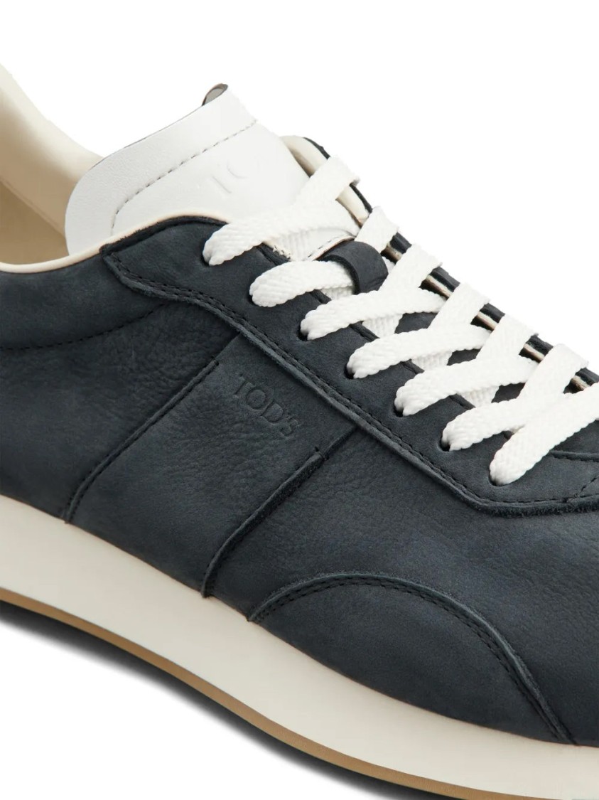 Tod's Gommino Leather Sneakers In Black