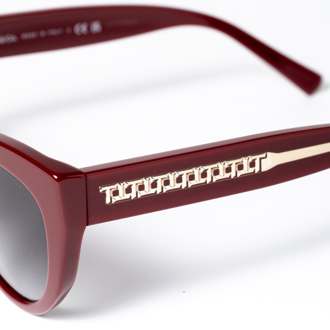 Tiffany & Co Tiffany  Co. Cat-eye Frame Sunglasses In Burgundy
