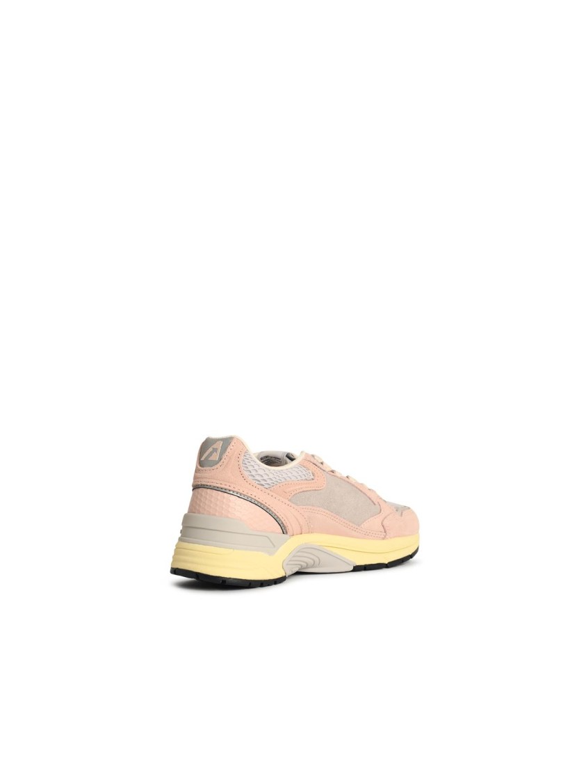 Autry Hyperway Low Urban Running Sneakers In Neutral