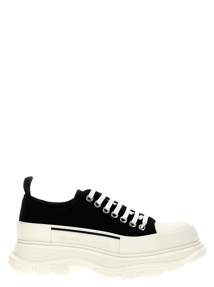 スニーカー ALEXANDER MCQUEEN Black Canvas Canvas Sack Sneakers Mcqueen 'Canvas Sack' Sneakers in Black | THE LIST