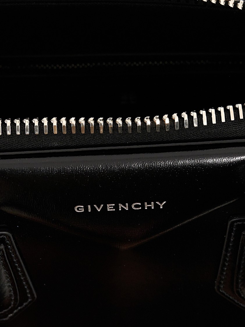 Givenchy Women Black Antigona Small Handbag In Black