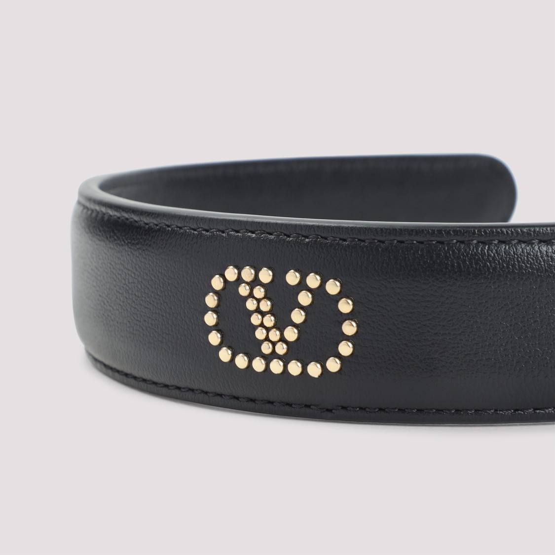 Valentino Garavani Leather Cap With Structured Silhouette In Black