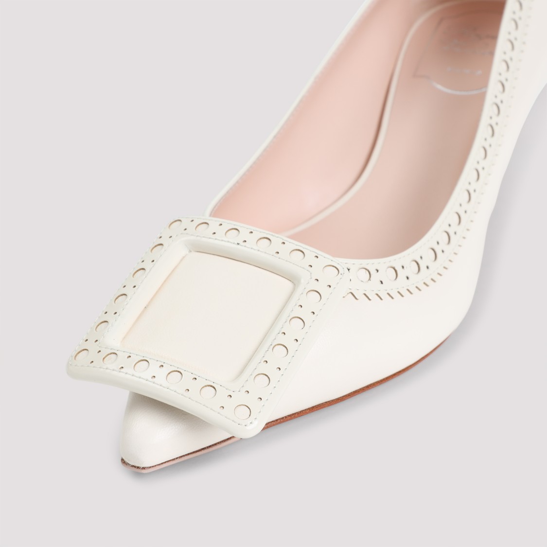 Roger Vivier Cire White Lamb Leather Viv In The City Perforated 45 Decollete Pumps In Neutrals