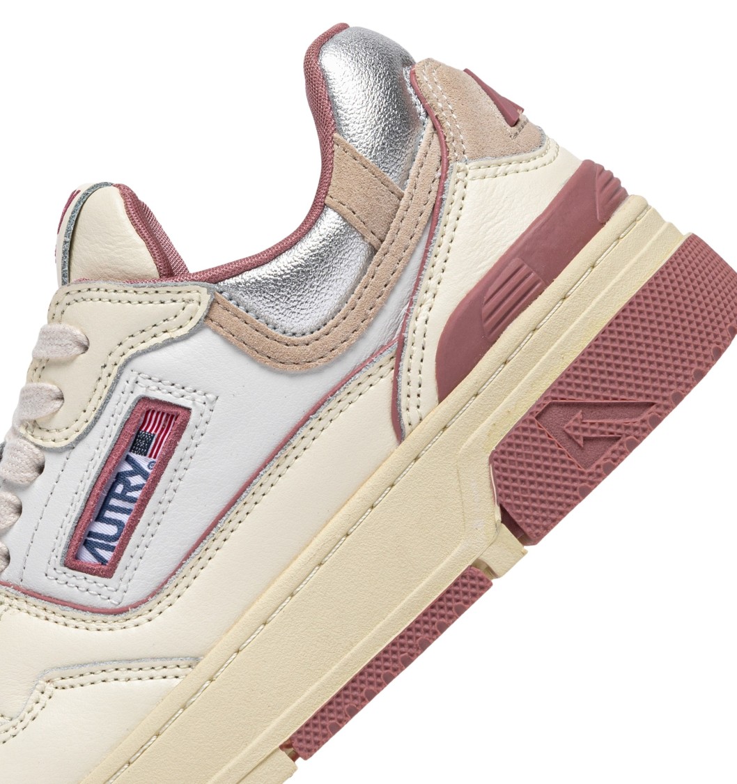 Autry Clc Low Leat Lam Wht Rose Sneakers In Neutral