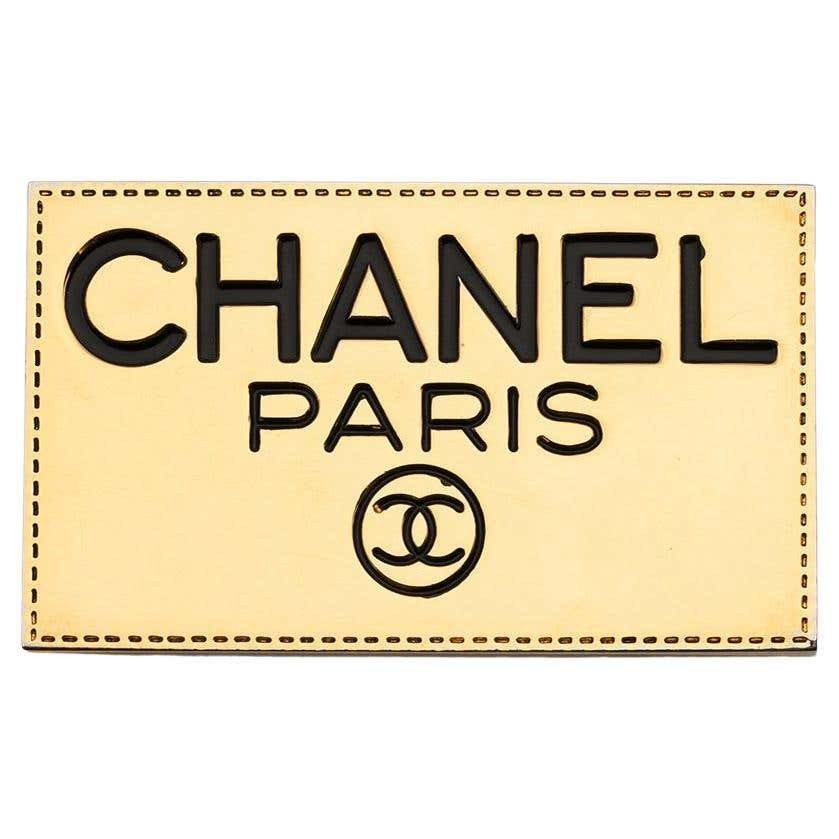 Pre-owned Chanel Gold-plated Logo-engraved Plate Brooch
