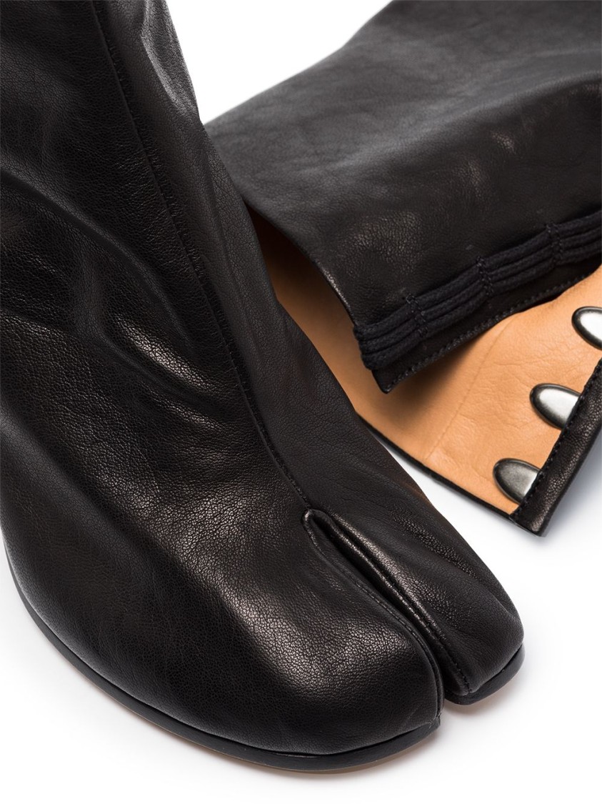 Maison Margiela Tabi Ankle Boots With Unique Tabi Toe Design And Block Heel In Black
