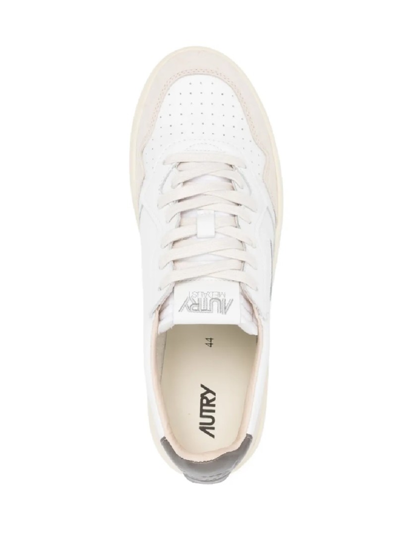 Autry Medalist Low-top Sneakers With Smooth In Neutral