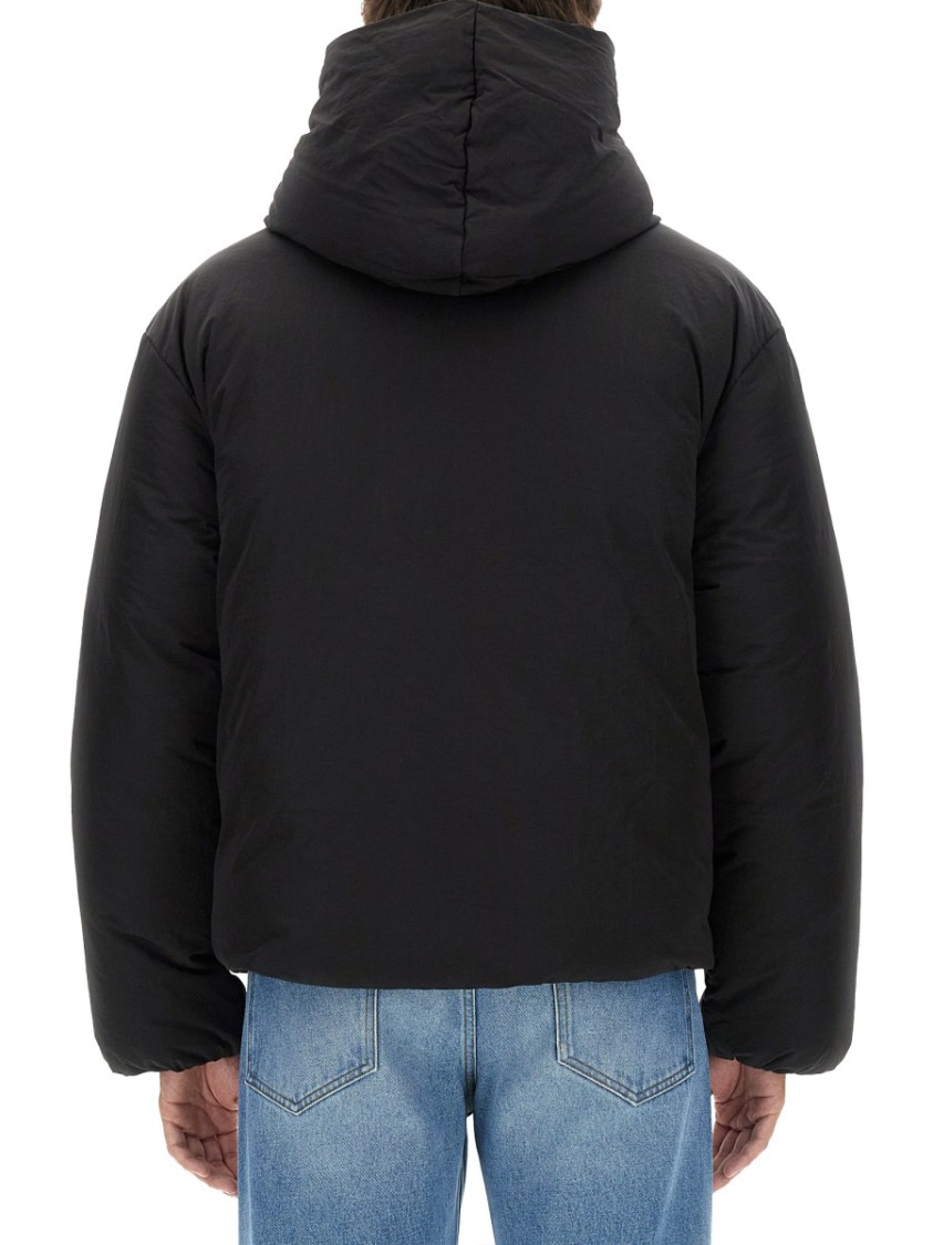 ジャックムス ブラック La doudoune courte カラコ ボンバー Jacquemus La Doudoune Down Jacket in Black | THE LIST