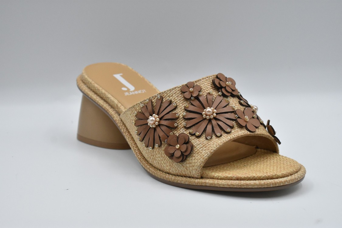 Jeannot Low-heeled Beige Sandals With Floral Embellishments In Brown