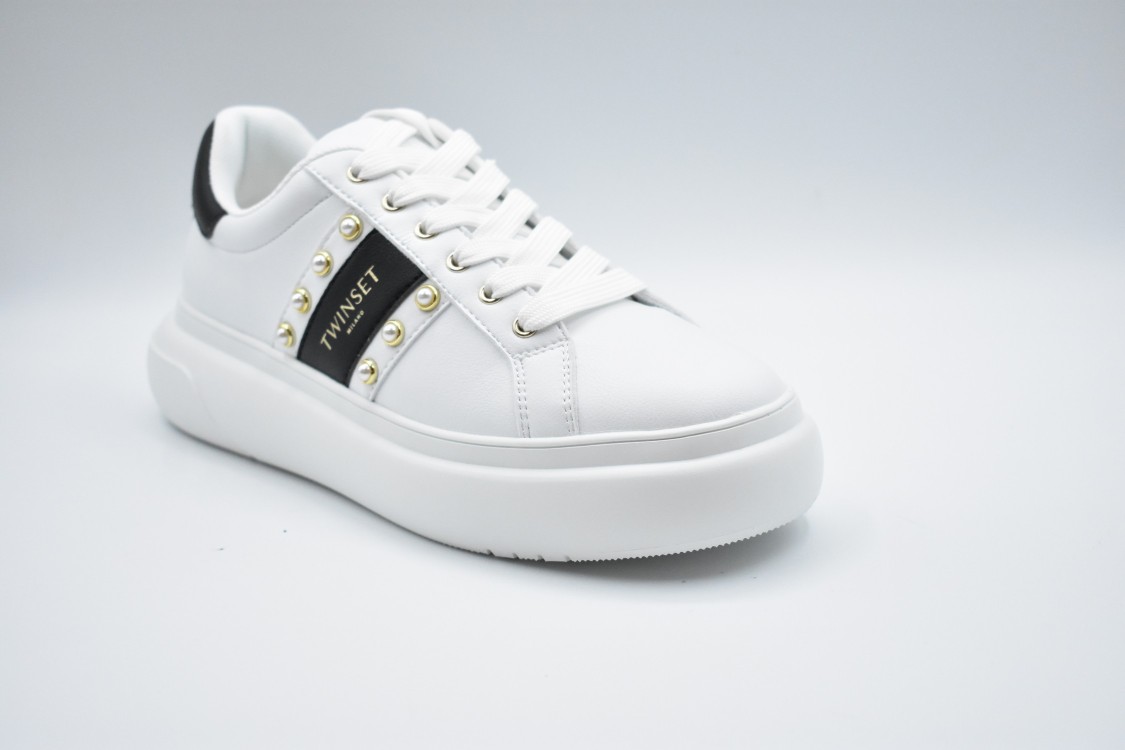 TWINSET TWIN-SET SNEAKERS WITH CONTRASTING HEEL TAB AND GOLD STUDS