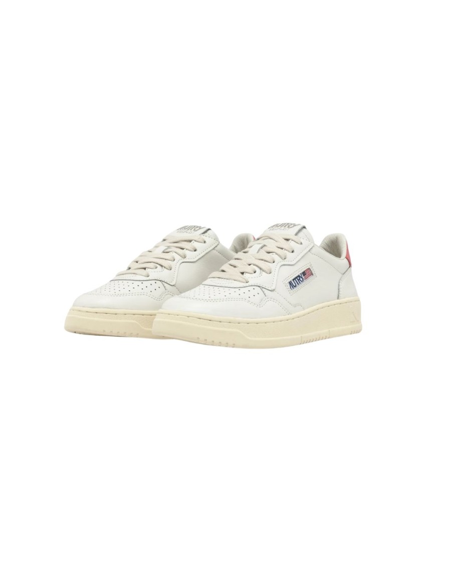 Autry Medalist Low Sneakers In Soft Leather With Cushioned Comfort