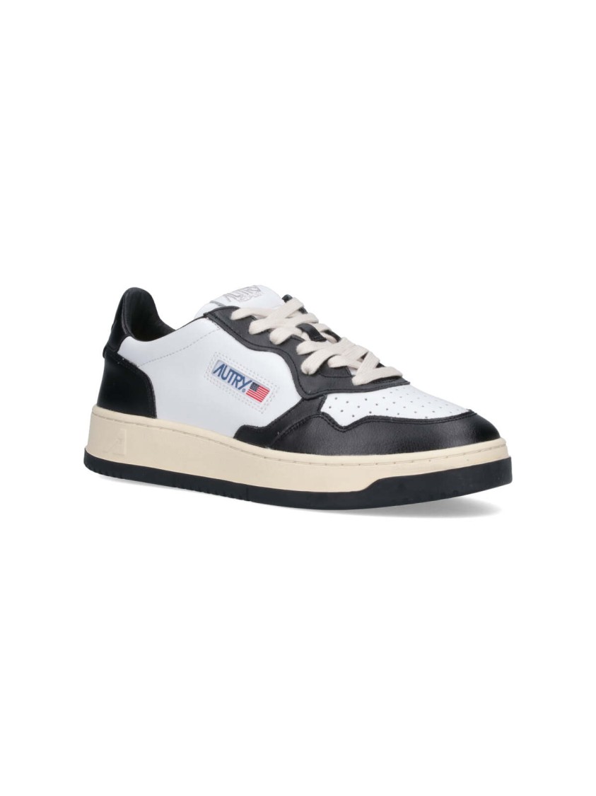 Autry 'medalist' White And Black Low Top Sneakers With Logo Patch