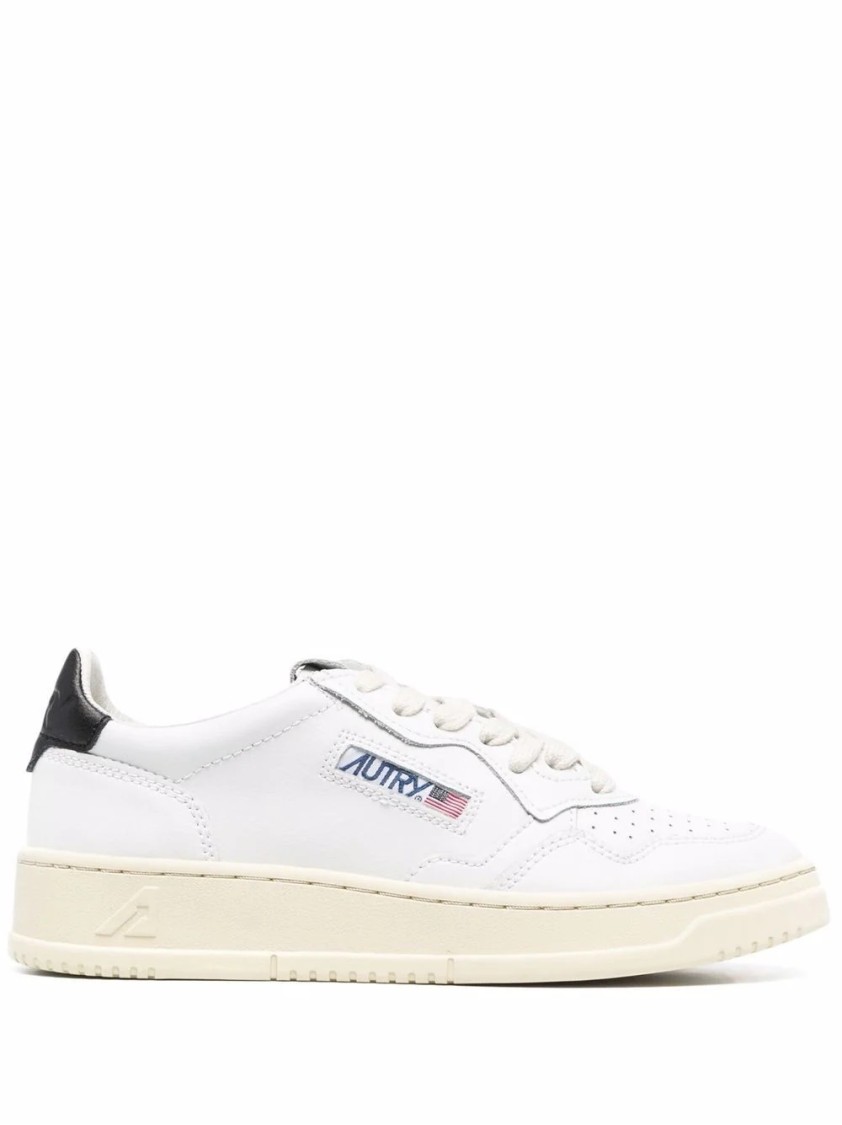 Autry Medalist White Low Top Sneakers With Contrasting Heel Tab In Leather Woman In Multi