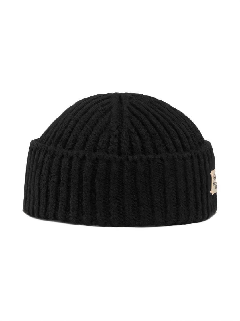 GUCCI GUCCI RIBBED BLACK BEANIE WITH SUBTLE LOGO TAG