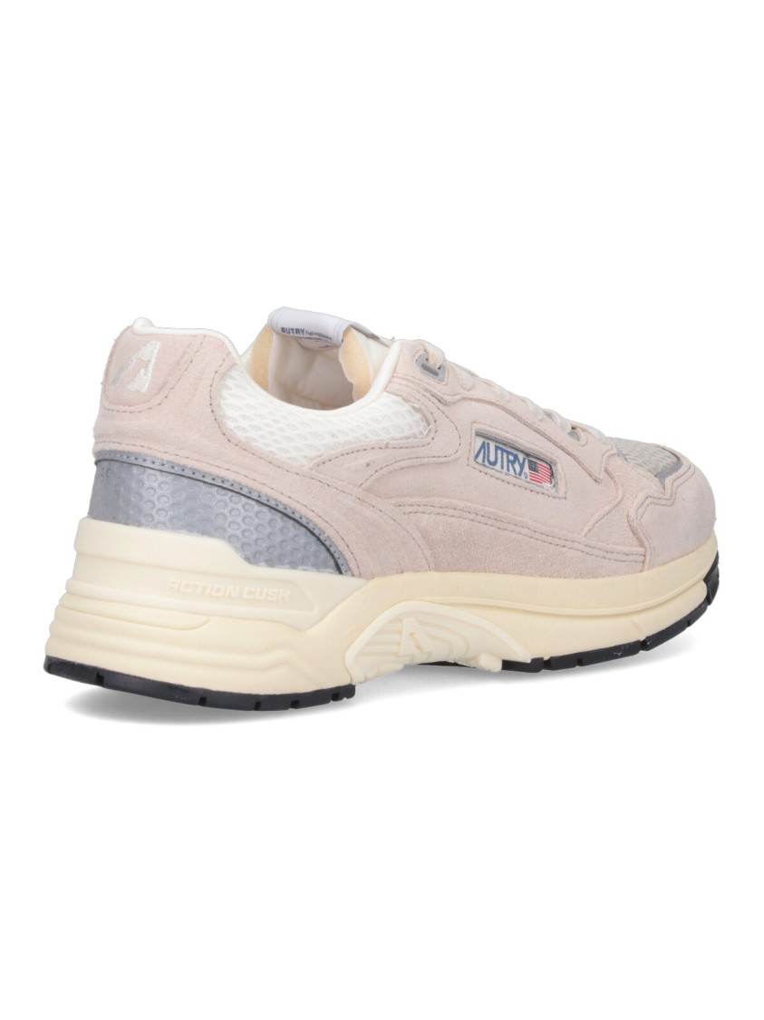 Autry Round Toe Mesh Panels Contrast Sole Sneakers In Neutral