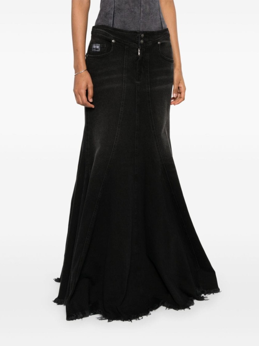 VERSACE JEANS COUTURE VERSACE JEANS COUTURE FLARED BLACK DENIM SKIRT WITH RAW HEM AND FIVE-POCKET DESIGN