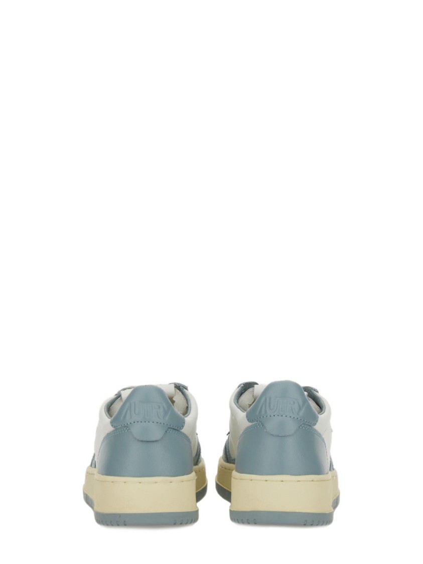 Autry Medalist Low Sneakers Light Blue In White