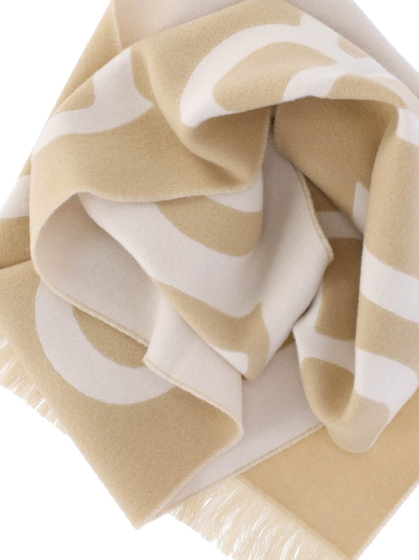 Burberry Fringe Reversible Scarf With Versatile Styling