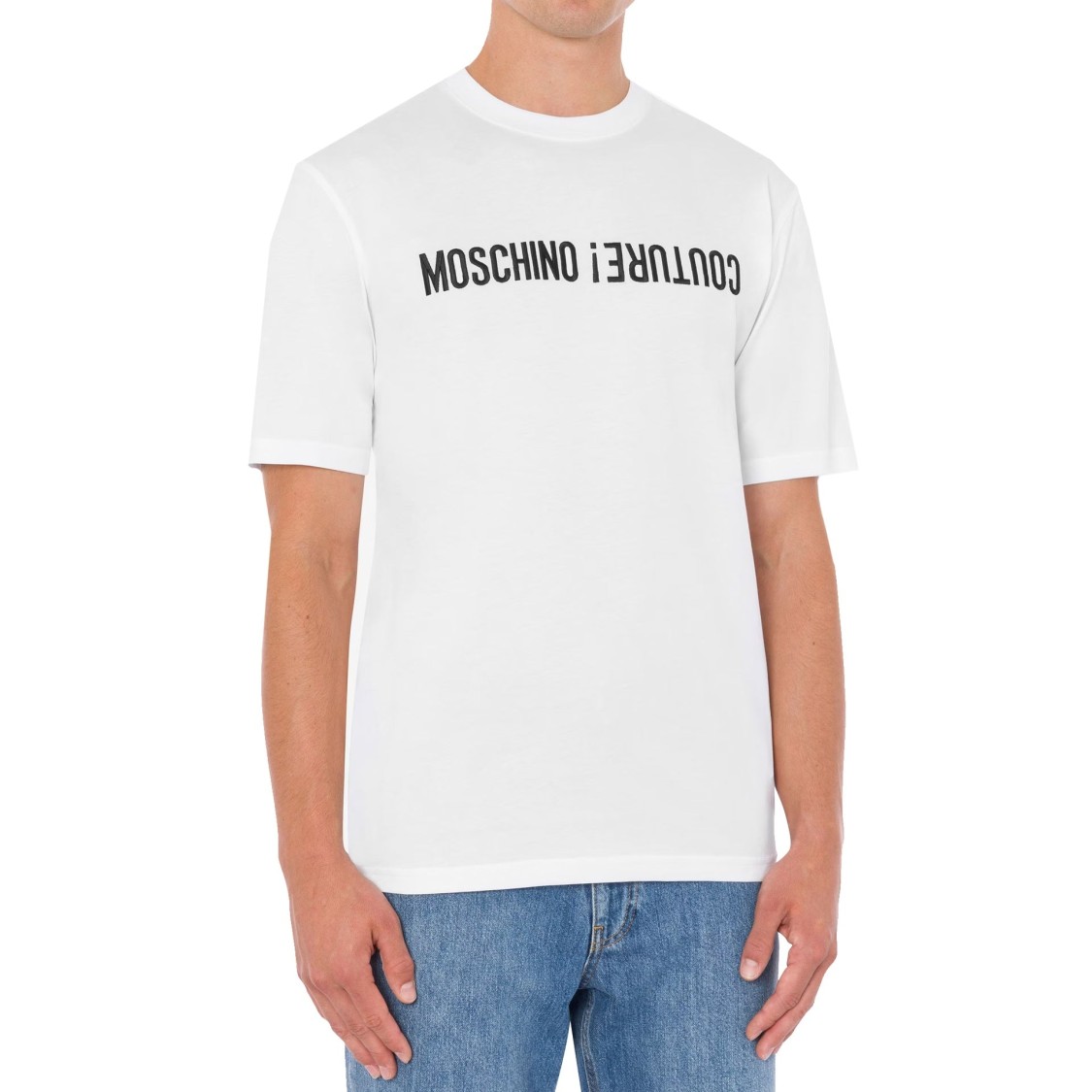 Tシャツ・カットソー Moschino FW24 UPSIDEDOWN LOGO SHIRT (02267035_1001) Moschino Upside Down Logo T-Shirt | THE LIST