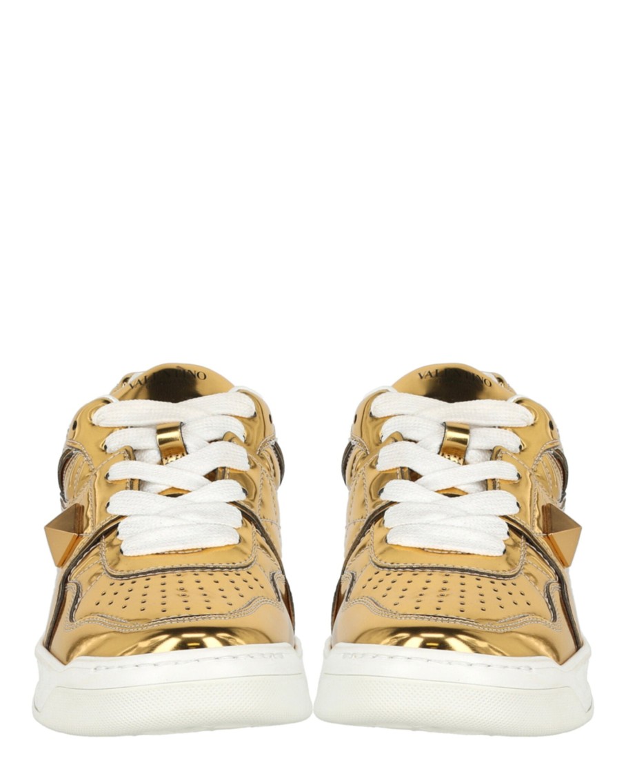 Valentino One Stud Low-top Sneakers In Neutral
