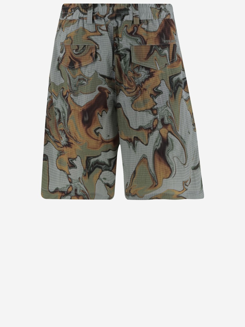 Woolrich X Black Label Camouflage Short Trousers In Multi