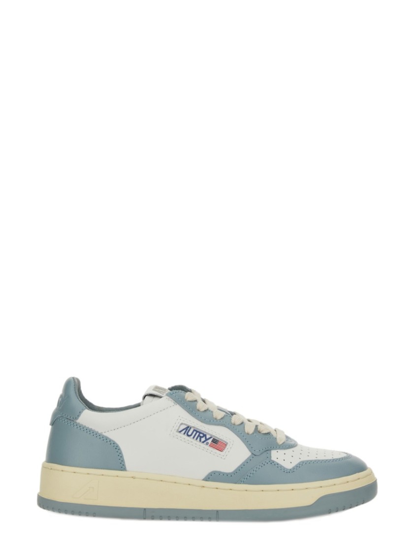 Autry Medalist Low Sneakers Light Blue In White