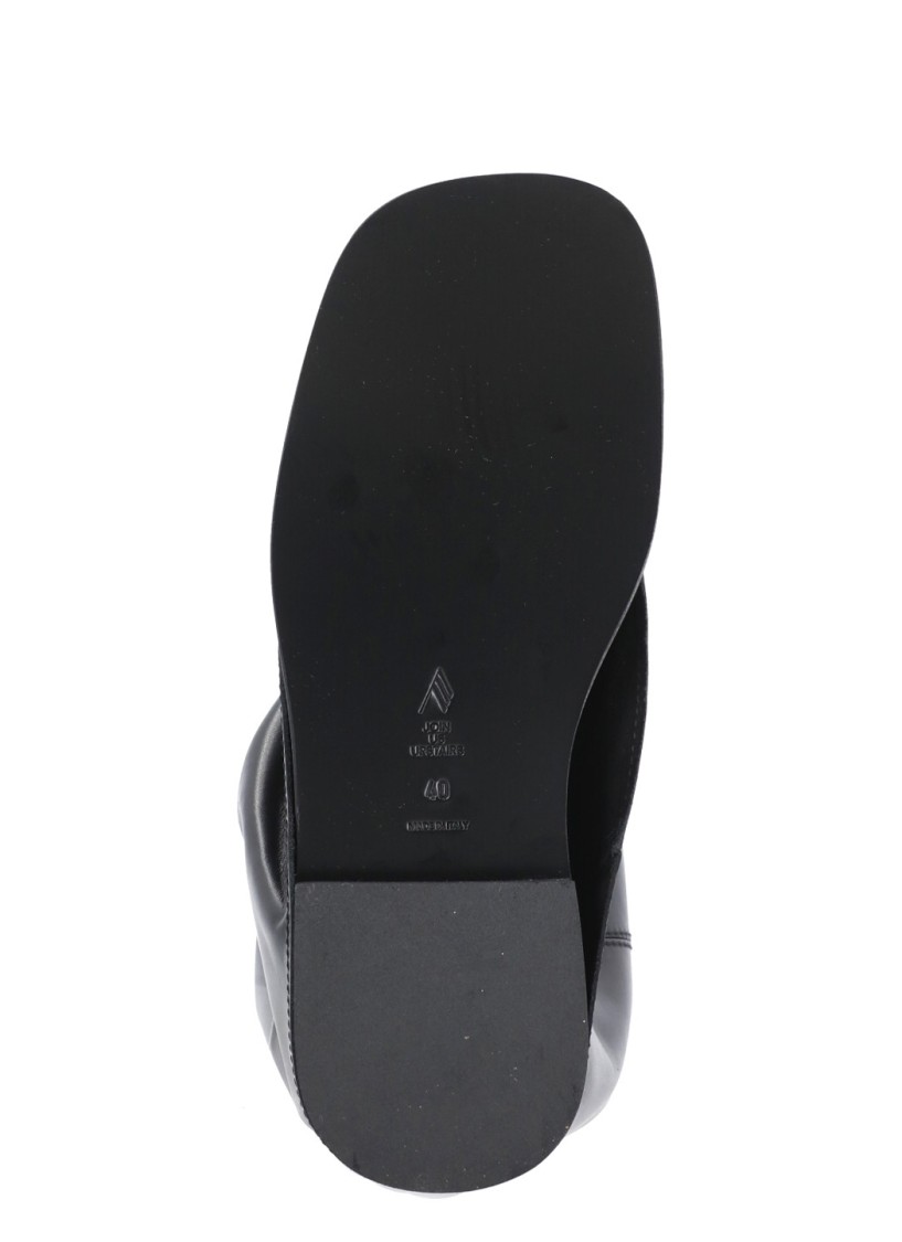Attico 'robin' Black Boots With Square Toe And Logo Plaque On The Rear In Black