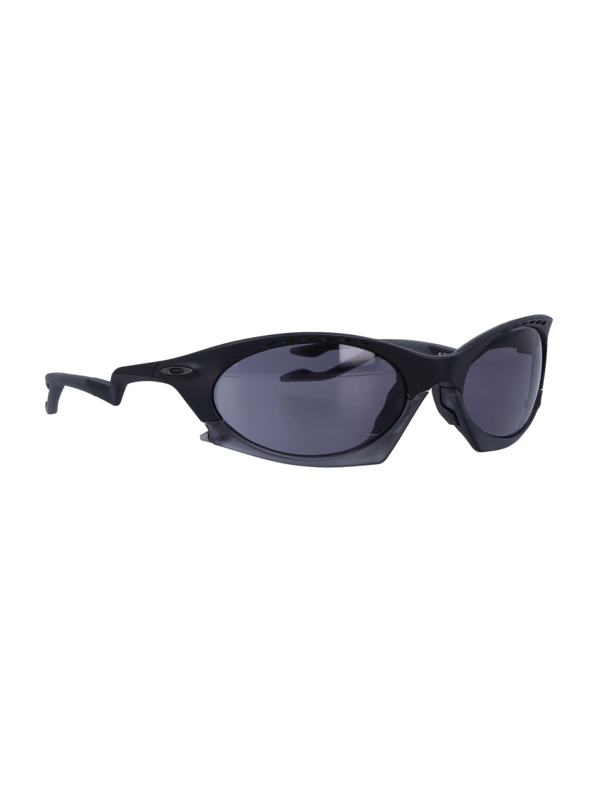 Oakley Cat-eye Frame Sunglasses With Mirror Lenses In Gray