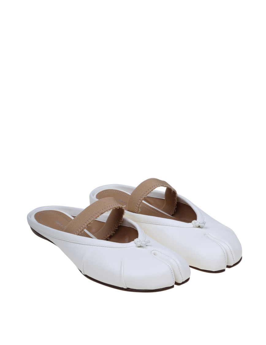 Maison Margiela Ballerina Mule Tabi In White Leather In White