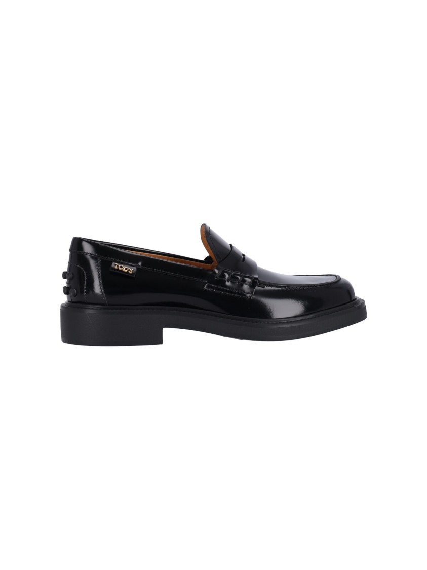 フラットシューズ Tod's Black Calfskin Slip-On Loafers With Cut-Out Detail Tod's Black Calfskin Slip-On Loafers With Cut-Out Detail