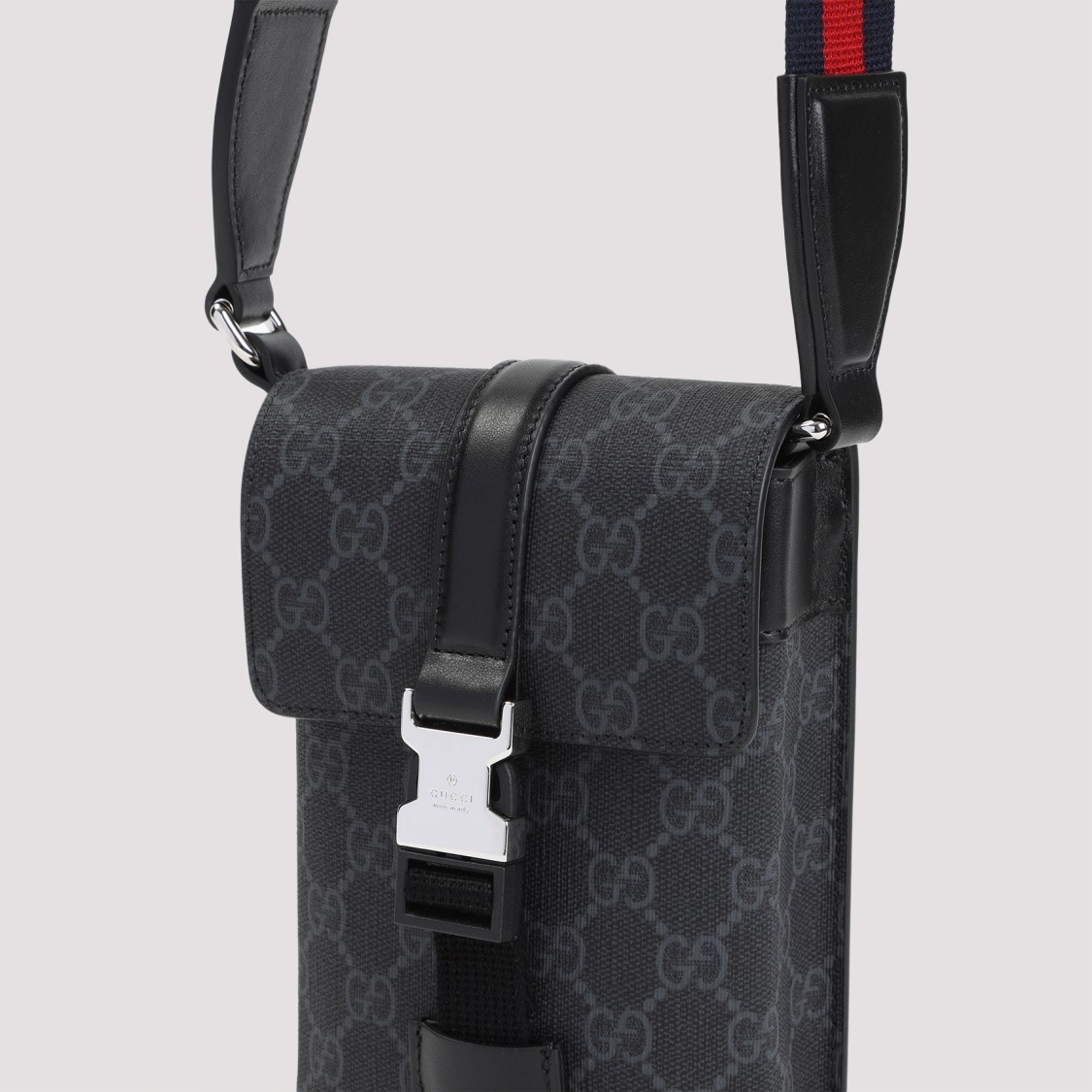 Shop Gucci Gg Supreme Textile And Leather Shoulder Bag In Black