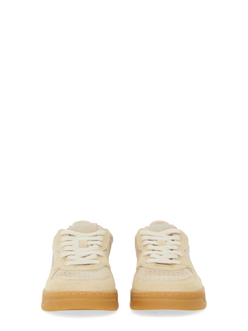 Shop Autry "medalist Low" Sneaker
