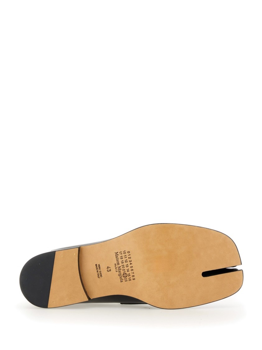 Maison Margiela Tabi Split-toe Patent-leather Loafers In Black