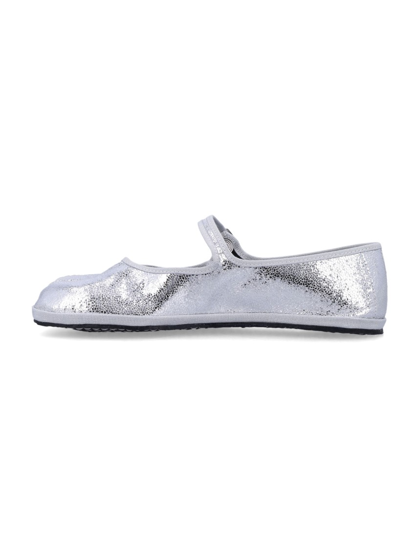 Drogheria Crivellini Fu-tabi Laminated Leather Flat Shoes In Silver