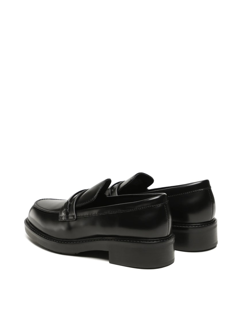 Calvin Klein Logo Detail Loafers In Black