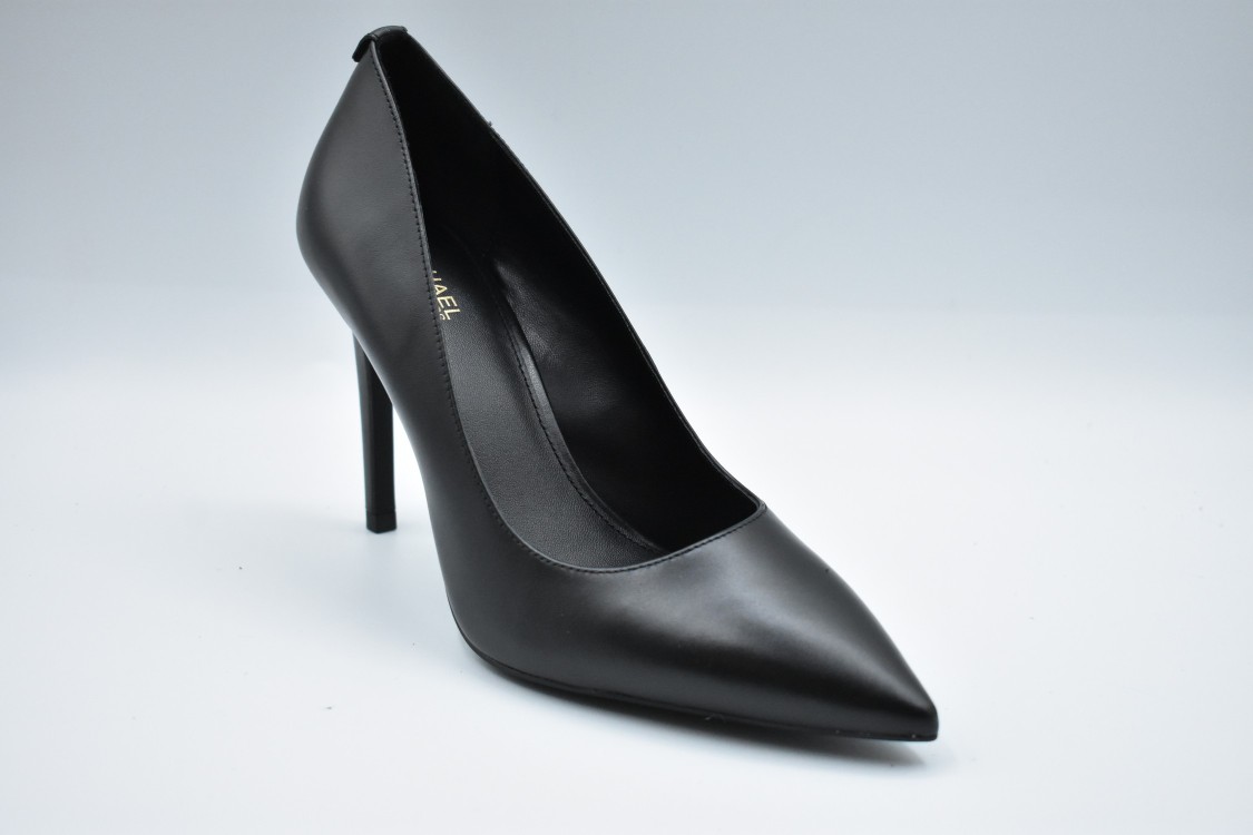 MICHAEL KORS MICHAEL KORS LACED BLACK PUMPS WITH GLOSSY FINISH AND POINTED TOE