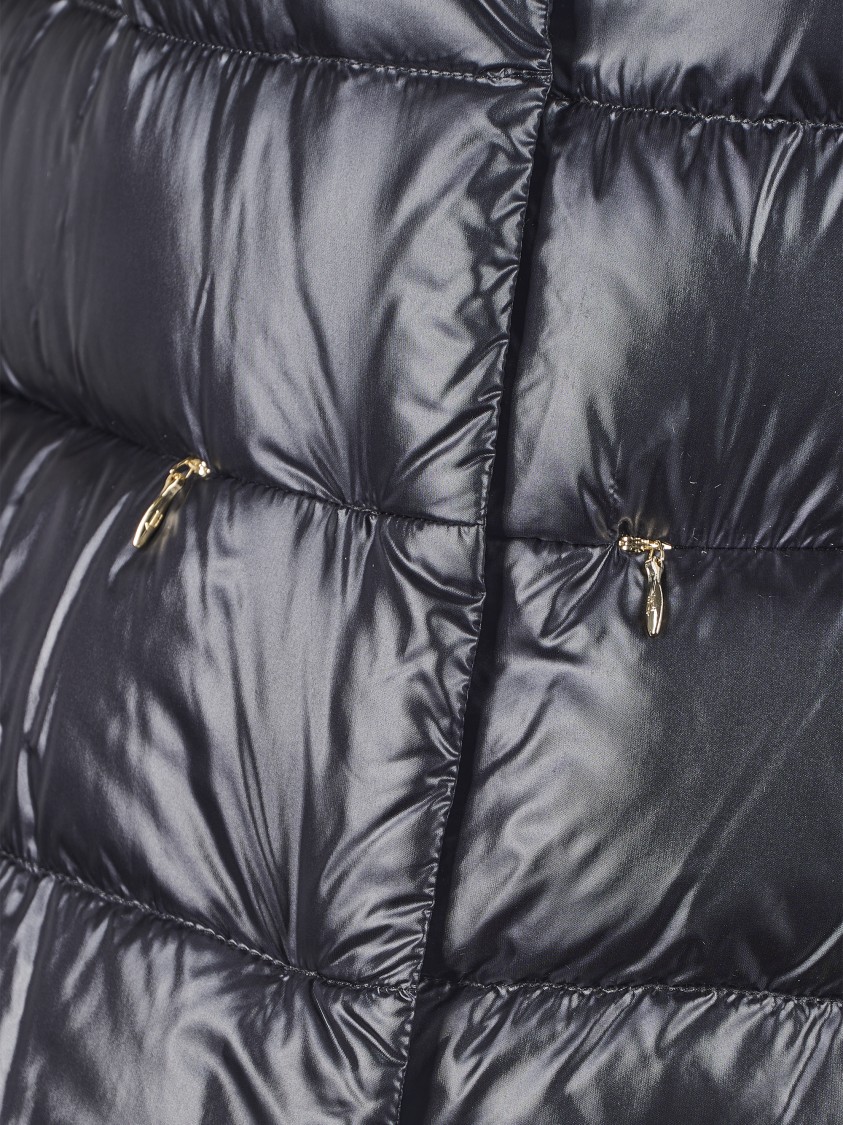 Herno Puffy Black Coat With Glossy Finish And High Collar In Black