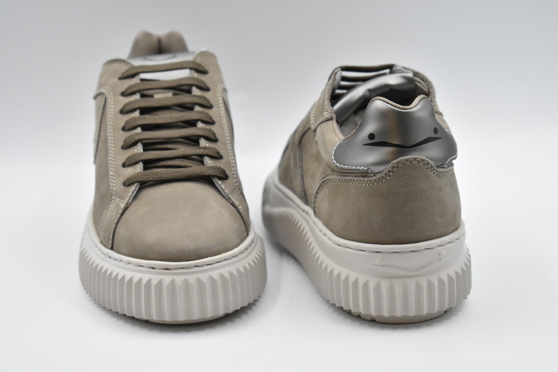 VOILE BLANCHE VOILE BLANCHE LACED SNEAKERS WITH CONTRASTING SOLE
