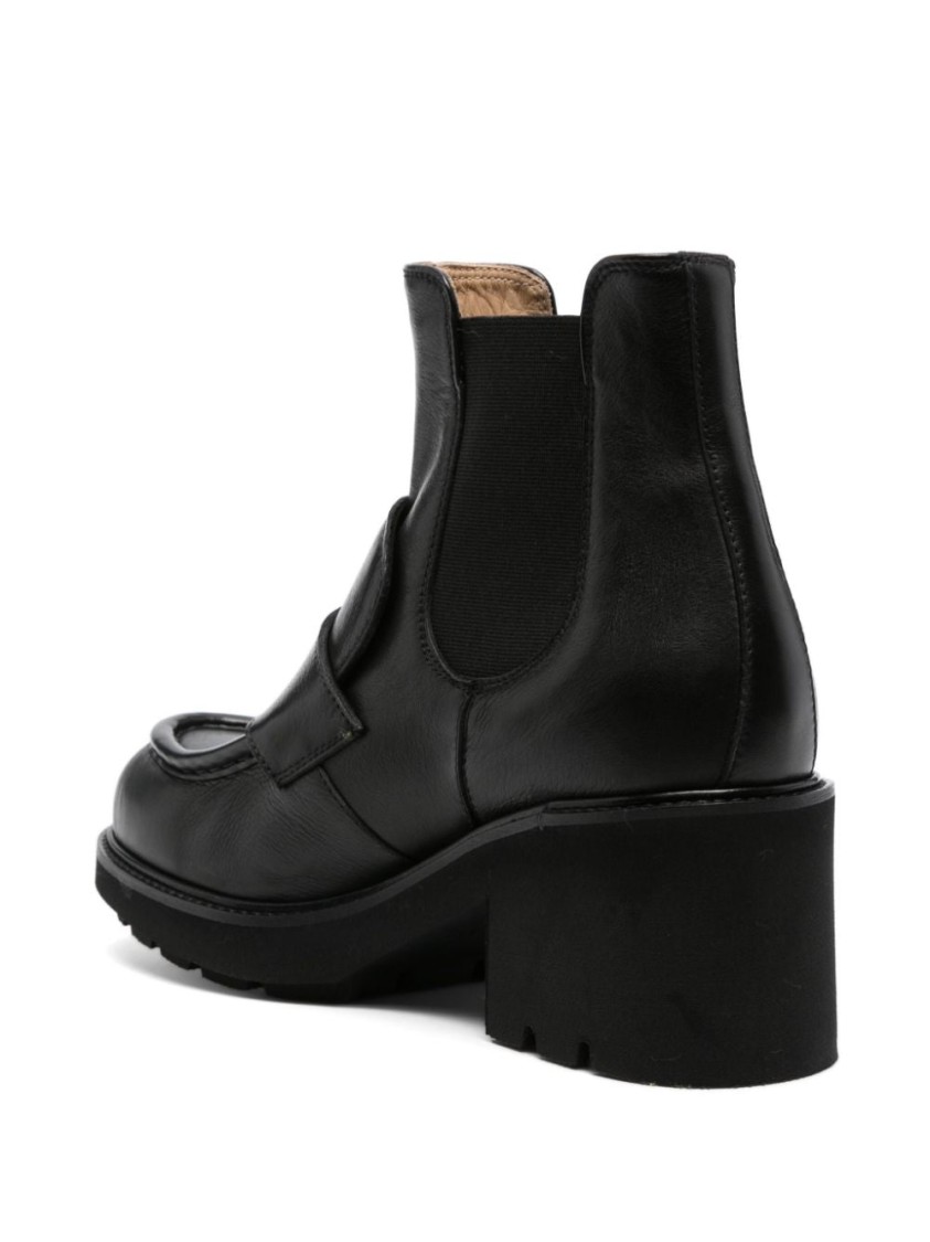 Doucal's Closed Ankle Boots With Elastic Side Panels In Black