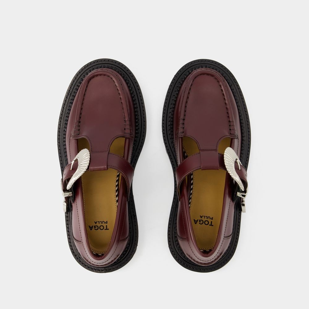 Shop Toga Pulla Aj1278 Loafers - Leather - Burgundy In Black