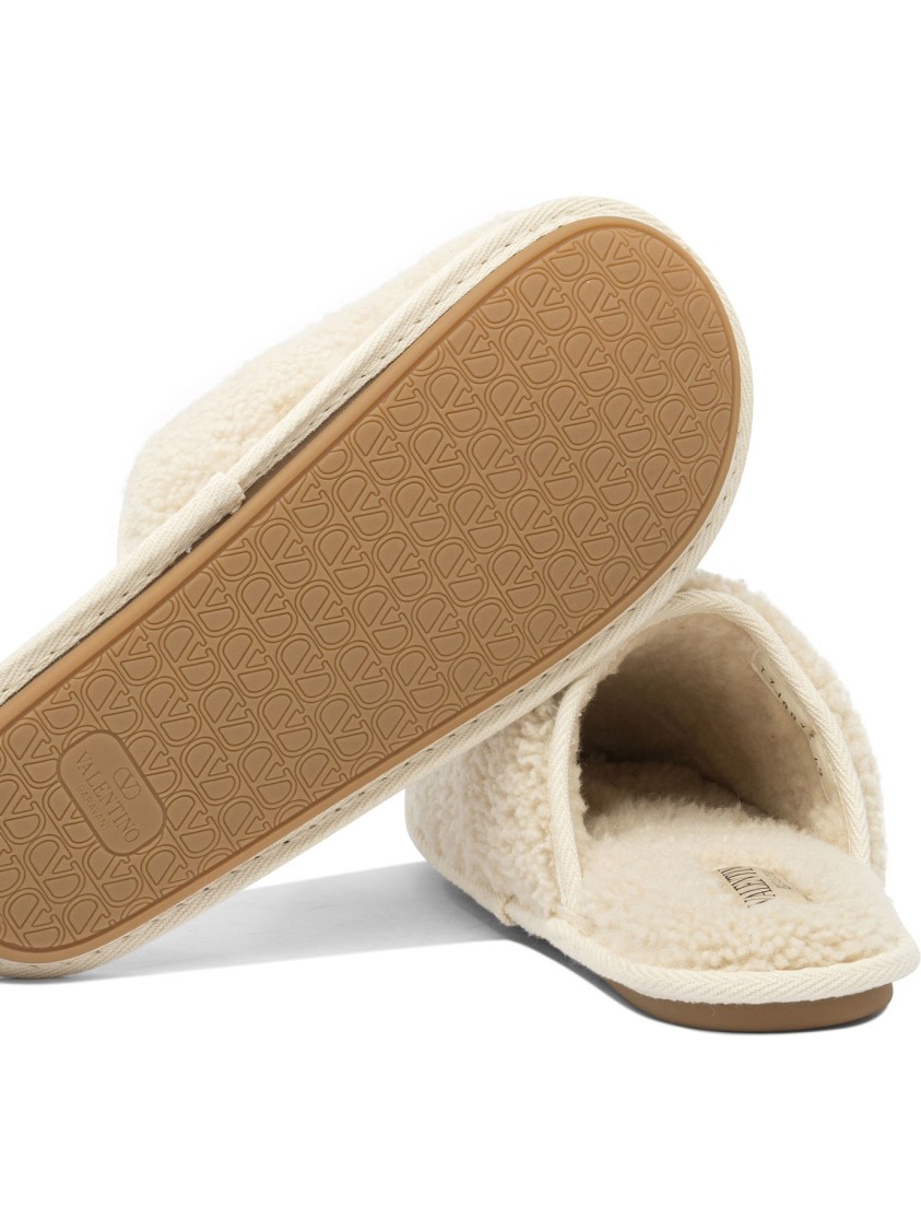 Valentino Garavani "ta Chambre" Slides In Neutral