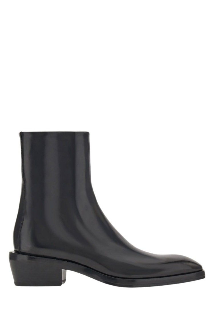 Shop Ferragamo Salvatore Fuerte Ankle Boots In Black