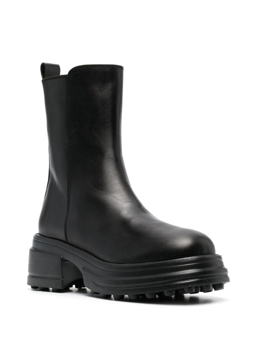 Tod's Ankle Boots With Closed Silhouette And Sole In Black