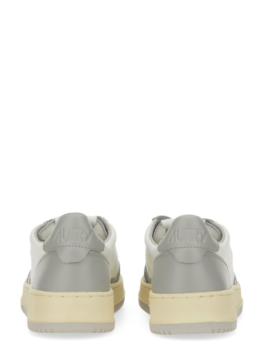 Autry Medalist Low Leather Sneakers