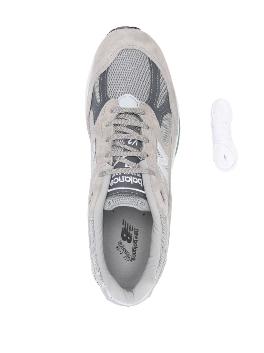New Balance Versatile Grey Sneakers With Suede In White