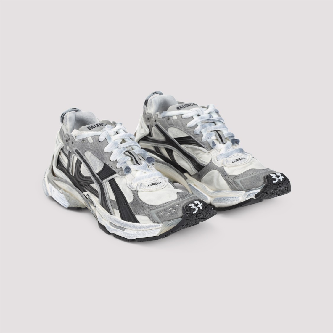 Balenciaga Runner Gradient Snekaers In Grey